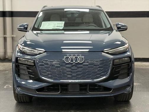 2025 Audi Q6 e-tron Premium Plus