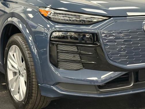 2025 Audi Q6 e-tron Premium Plus