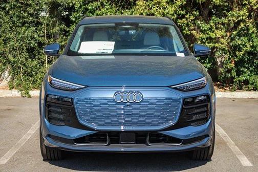 2025 Audi Q6 e-tron Premium Plus