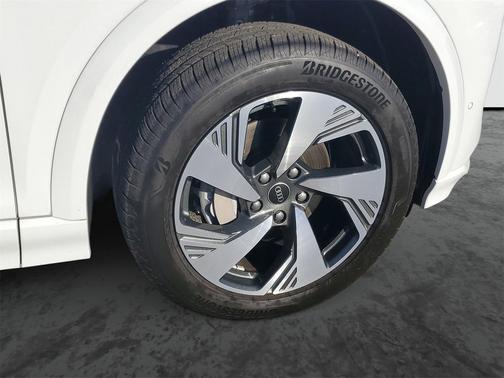 2025 Audi Q6 e-tron Premium Plus quattro