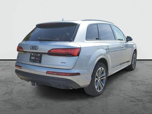 2026 Audi Q7 45 Premium