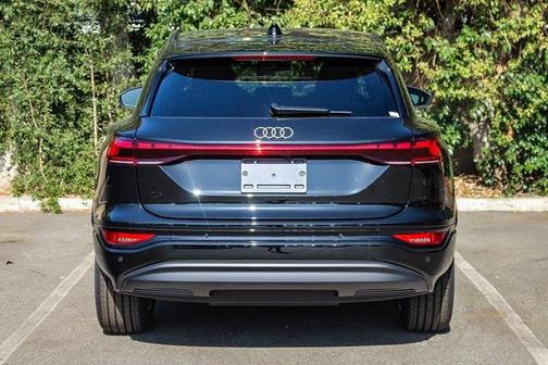 2025 Audi Q6 e-tron Premium Plus