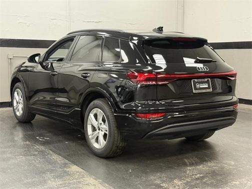2025 Audi Q6 e-tron Premium Plus