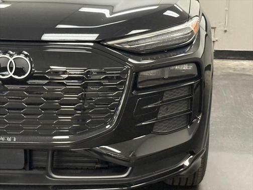 2025 Audi Q6 e-tron Premium Plus