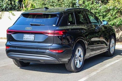 2025 Audi Q6 e-tron Premium Plus