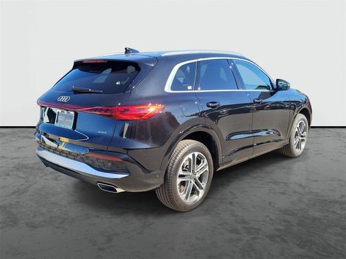 2025 Audi Q5 Premium Plus TFSI quattro S tronic