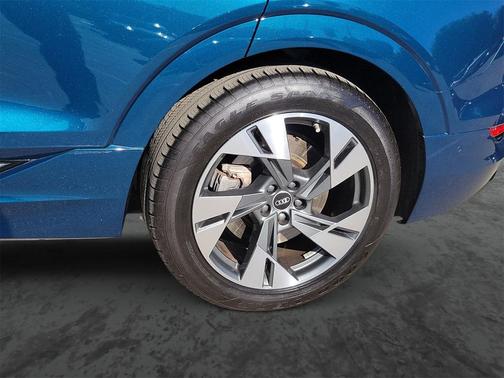 2022 Audi e-tron Premium