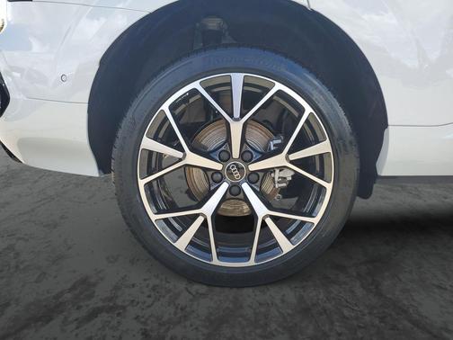 Glacier White Metallic 2026 Audi Q3 TFSI quattro S tronic