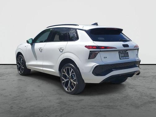 Glacier White Metallic 2026 Audi Q3 TFSI quattro S tronic