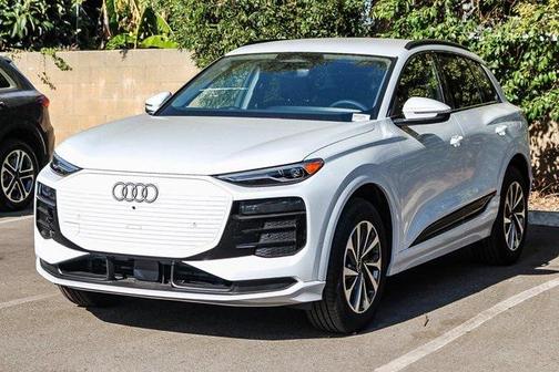 2025 Audi Q6 e-tron Premium quattro