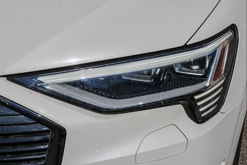 2022 Audi e-tron Premium