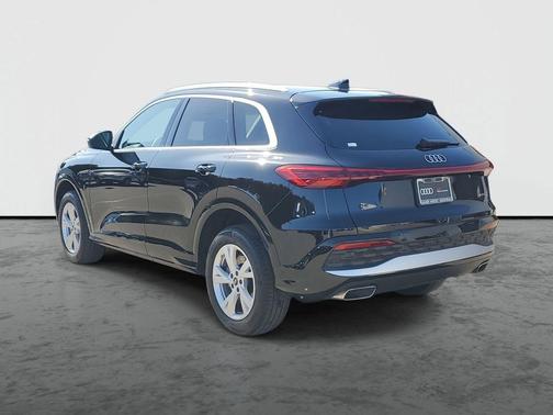 2025 Audi Q5 Premium TFSI quattro S tronic