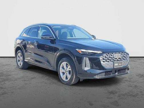 2025 Audi Q5 Premium TFSI quattro S tronic