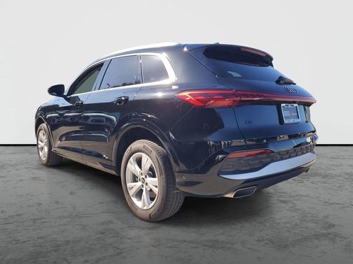 2025 Audi Q5 Premium TFSI quattro S tronic