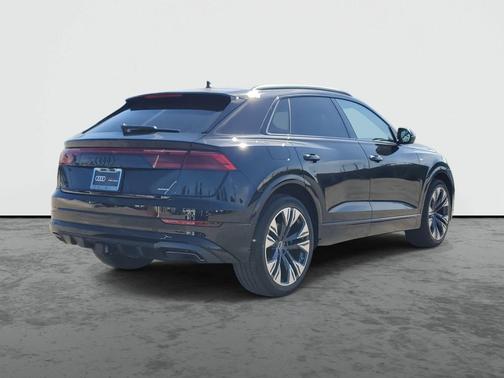 Mythos Black Metallic 2026 Audi Q8 55 Premium Plus