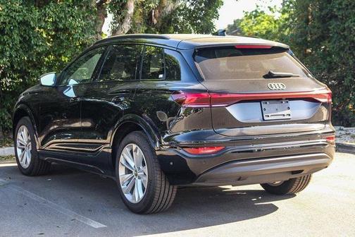 2025 Audi Q6 e-tron Premium Plus