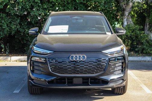 2025 Audi Q6 e-tron Premium Plus