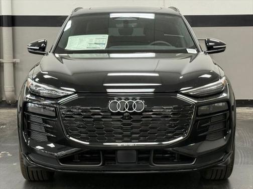 2025 Audi Q6 e-tron Premium Plus