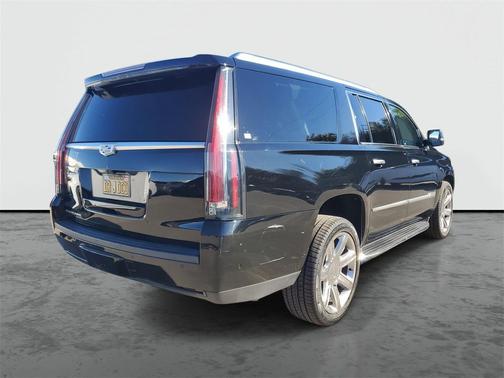 2018 Cadillac Escalade ESV Luxury