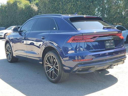 Navarra Blue Metallic 2022 Audi Q8 55 Premium Plus