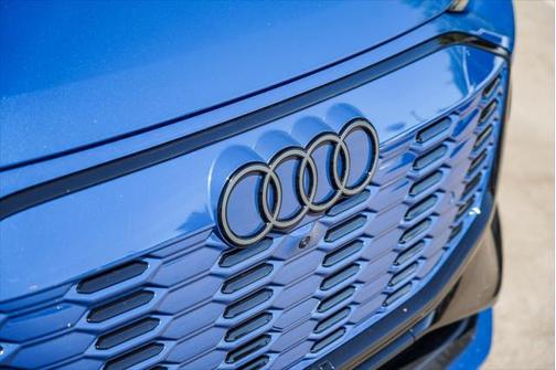 2025 Audi SQ6 e-tron Premium Plus quattro