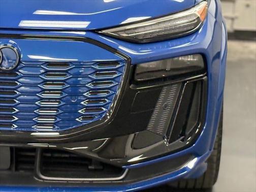 2025 Audi SQ6 e-tron Premium Plus quattro