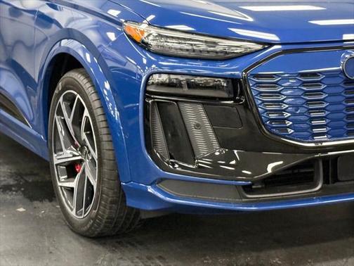 2025 Audi SQ6 e-tron Premium Plus quattro