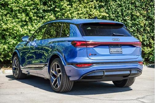 2025 Audi SQ6 e-tron Premium Plus quattro