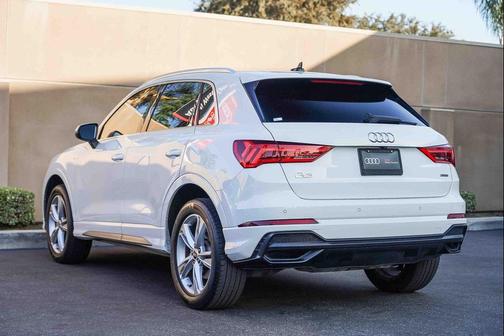 2022 Audi Q3 45 S line Premium