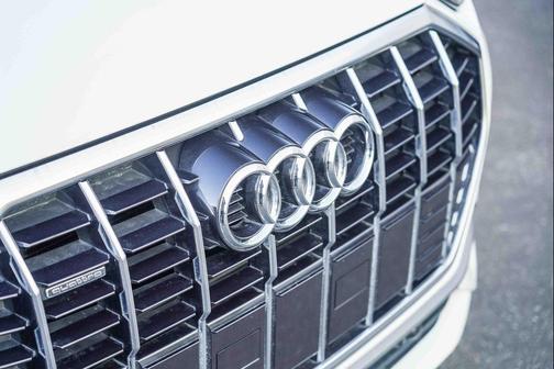 2022 Audi Q3 45 S line Premium