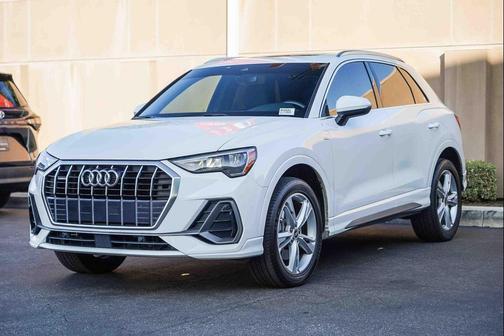 2022 Audi Q3 45 S line Premium