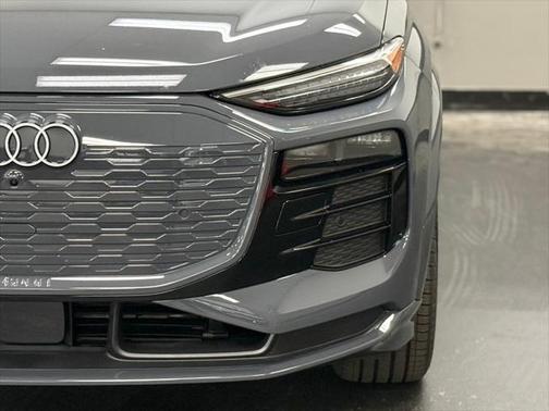 2025 Audi Q6 e-tron Premium Plus