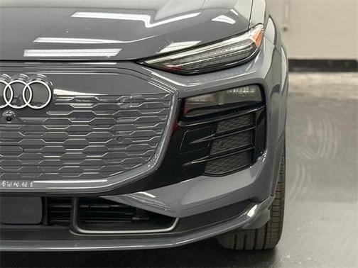 2025 Audi Q6 e-tron Premium Plus