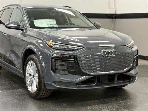 2025 Audi Q6 e-tron Premium Plus