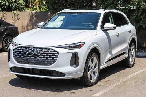 2025 Audi Q5 Premium Plus