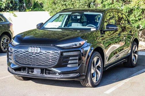 2025 Audi Q6 e-tron Premium quattro
