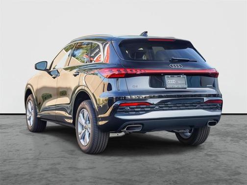 2025 Audi Q5 Premium TFSI quattro S tronic