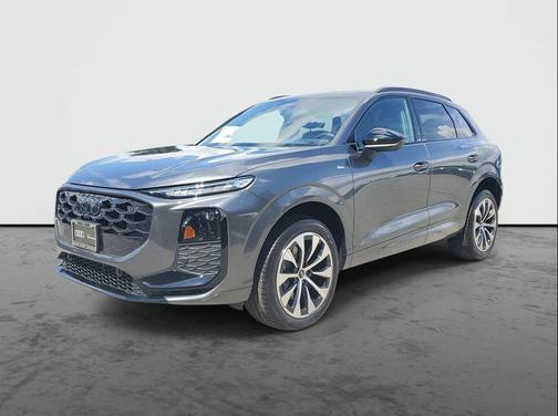 Daytona Gray Pearl Effect 2026 Audi Q3 TFSI quattro S tronic