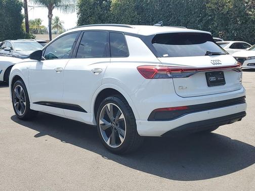 Glacier White Metallic 2023 Audi Q4 e-tron Prestige 50 quattro