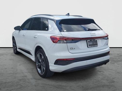 Glacier White Metallic 2023 Audi Q4 e-tron Prestige 50 quattro
