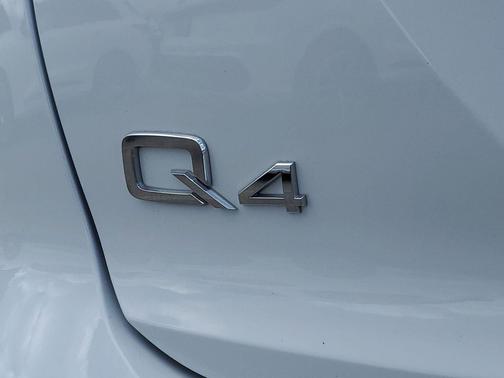 Glacier White Metallic 2023 Audi Q4 e-tron Prestige 50 quattro