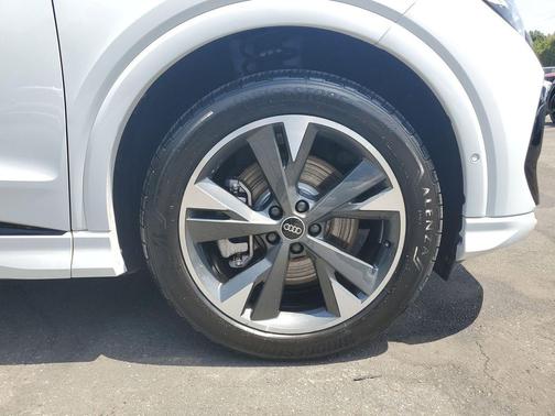 Glacier White Metallic 2023 Audi Q4 e-tron Prestige 50 quattro