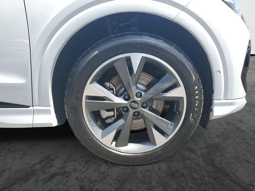 Glacier White Metallic 2023 Audi Q4 e-tron Prestige 50 quattro
