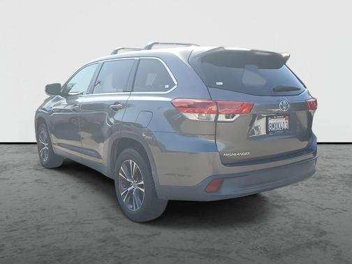 2019 Toyota Highlander LE I4