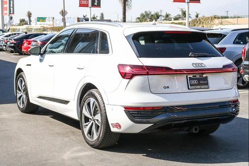 2024 Audi Q8 e-tron Premium Plus