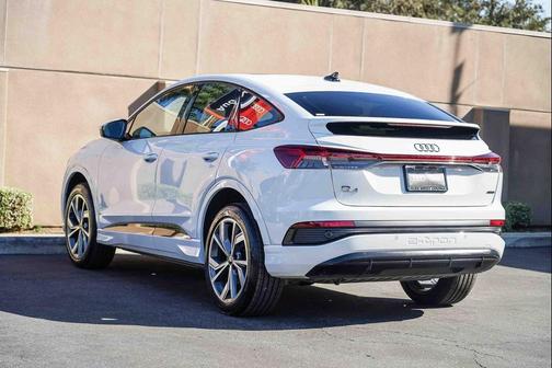 2024 Audi Q4 e-tron Sportback Premium 50 quattro