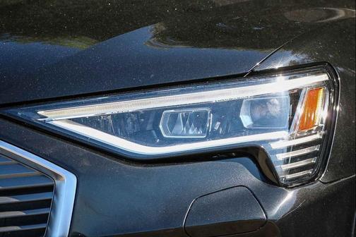 2022 Audi e-tron Sportback S line Premium