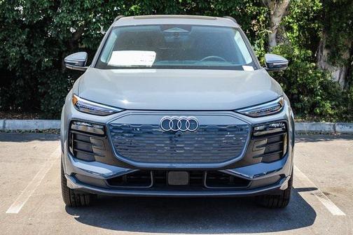 2025 Audi Q6 e-tron Premium Plus
