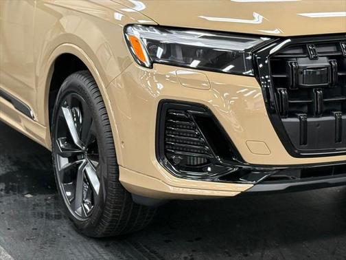 2025 Audi Q7 55 Premium Plus