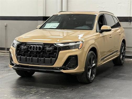 2025 Audi Q7 55 Premium Plus